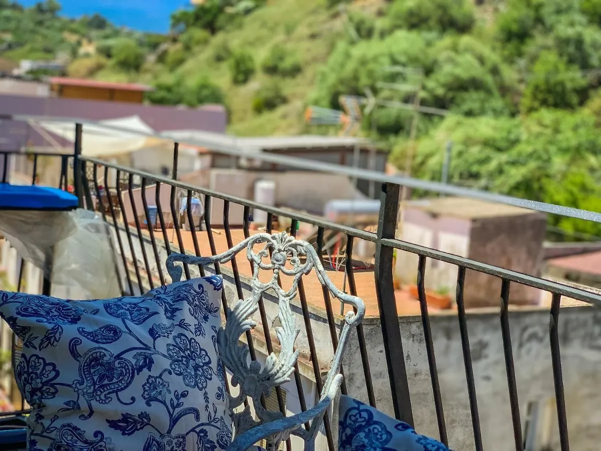 Appartamento Giardini Beach loft