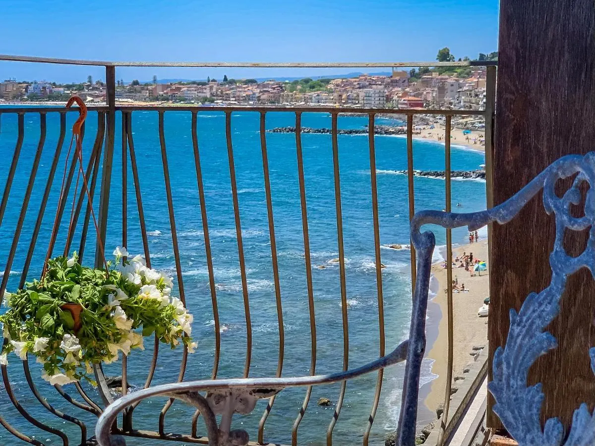 Giardini Beach loft Appartamento Giardini Naxos